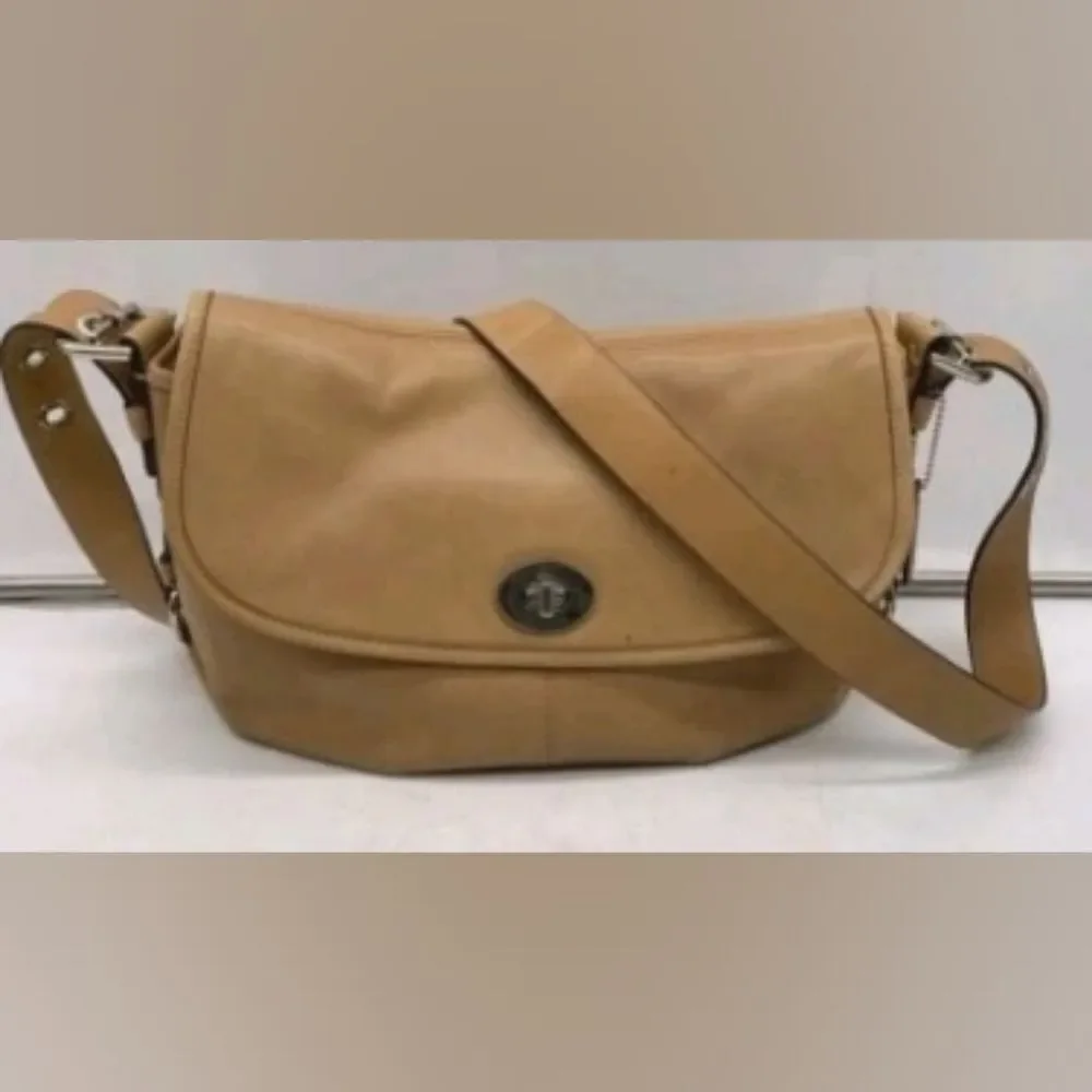 Vintage COACH Designer Turn Lock Duffle Flap Bag Tan Shoulder Purse